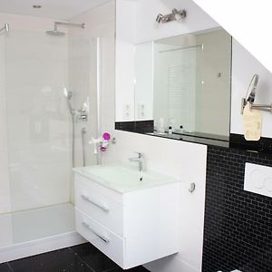 Kamer met een Queen Size Bed